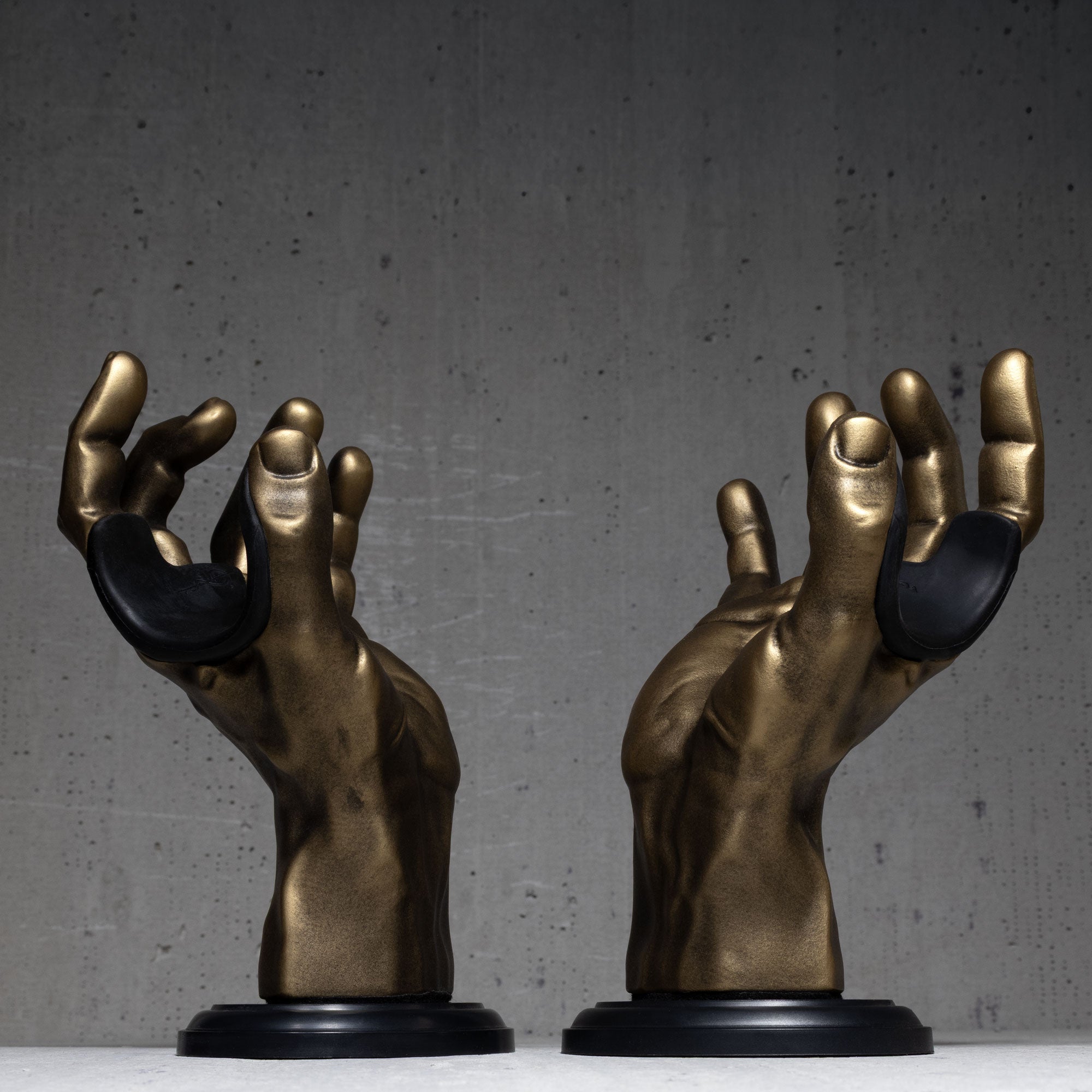 Guitar Wall Mount – Gold Right-Hand Classic Finish | GuitarGrip